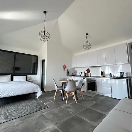 Quinta Rosas 5 *